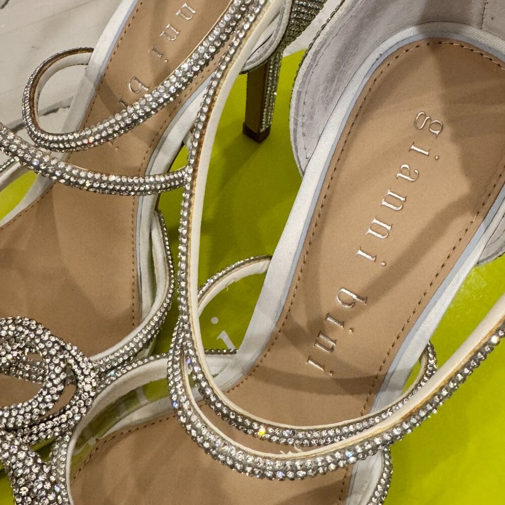 Gianni Bini Bridal Collection Ezlynn Rhinestone Embellished Bow Vinyl Toe Pumps - Picture 7 of 16